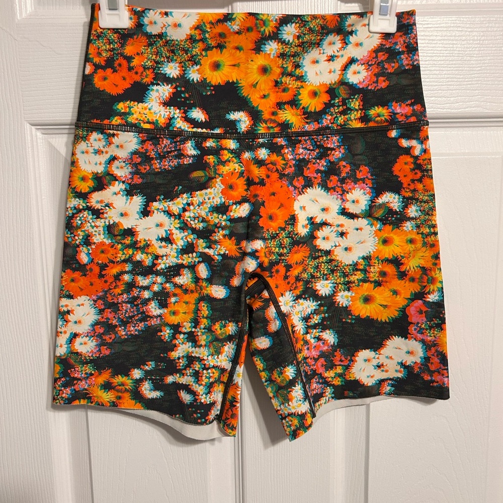 Aerie floral bike shorts in size large - Picture 2 of 6